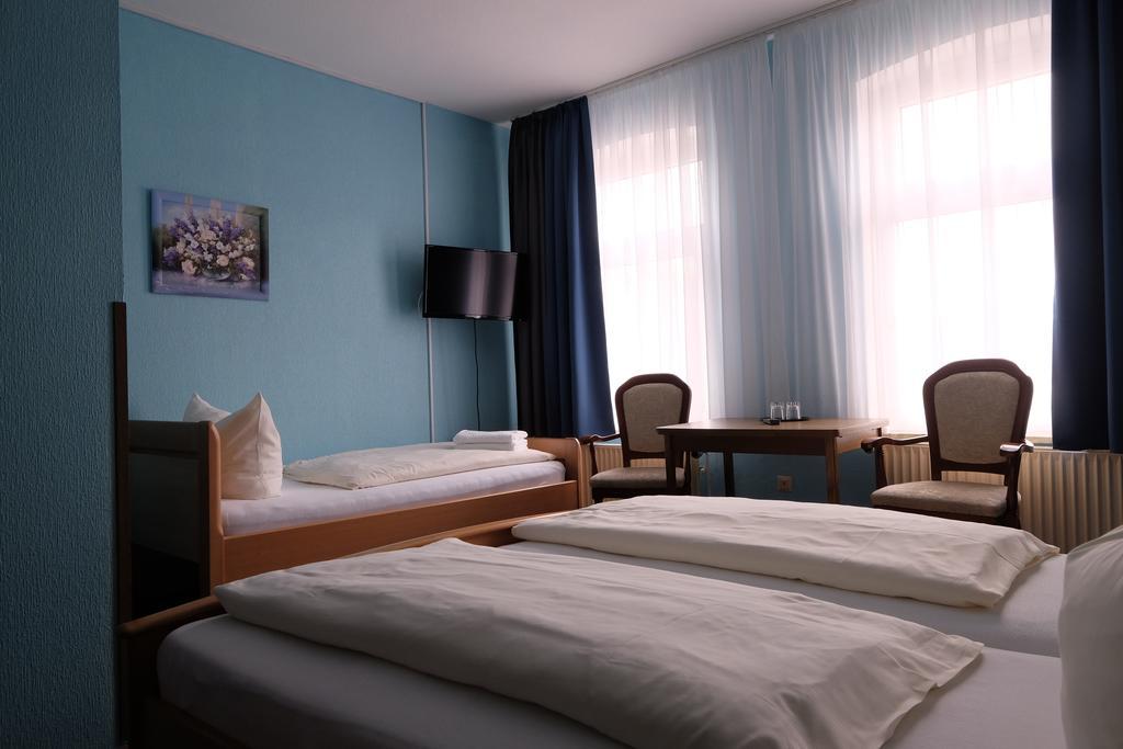 Hotel Gruener Kranz Rendsburg Room photo